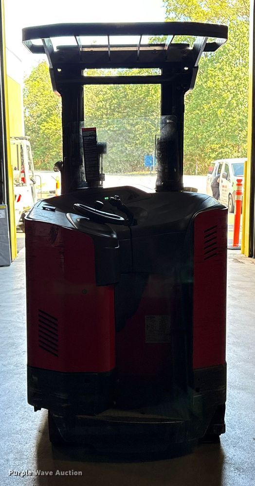 image for item ET8551 2017 Raymond 720-R35TT reach truck