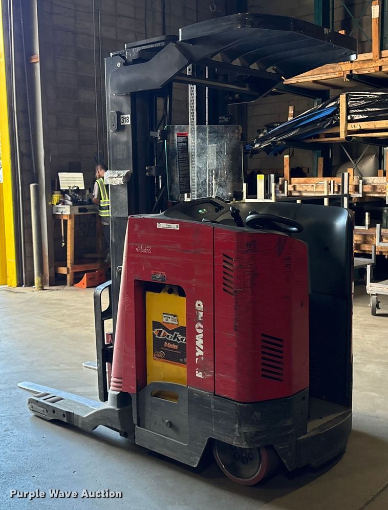 image for item ET8551 2017 Raymond 720-R35TT reach truck
