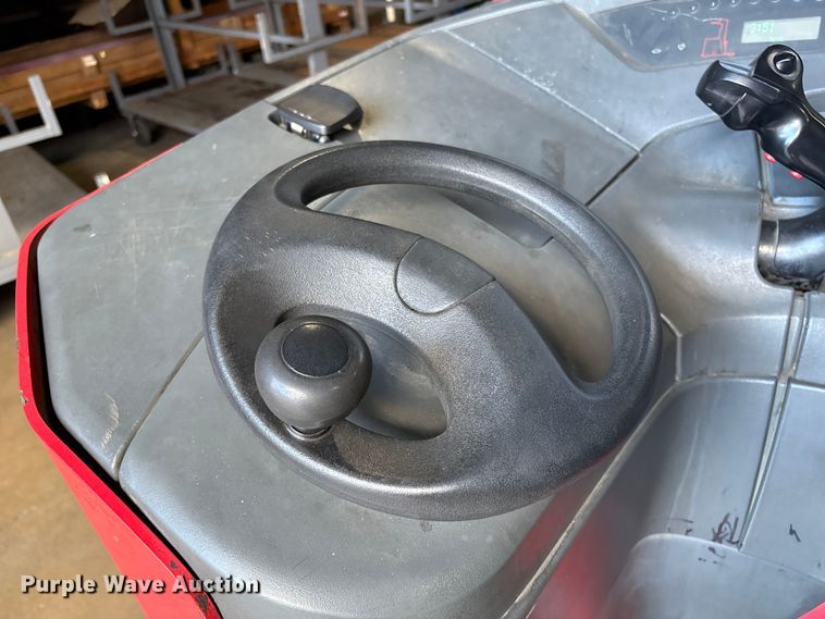 image for item ET8551 2017 Raymond 720-R35TT reach truck