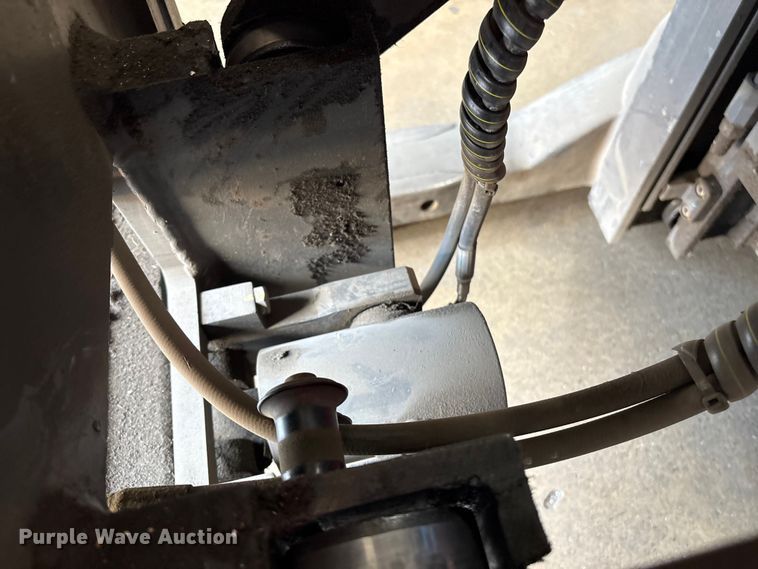 image for item ET8551 2017 Raymond 720-R35TT reach truck