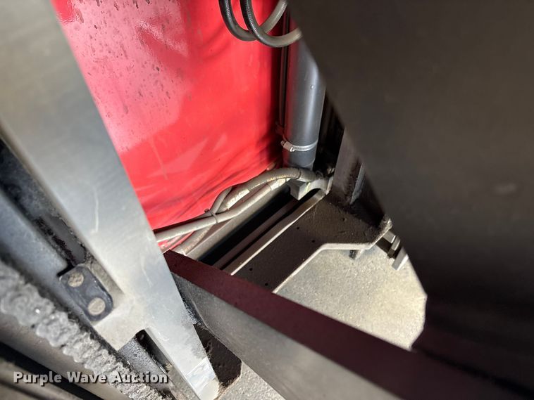 image for item ET8551 2017 Raymond 720-R35TT reach truck