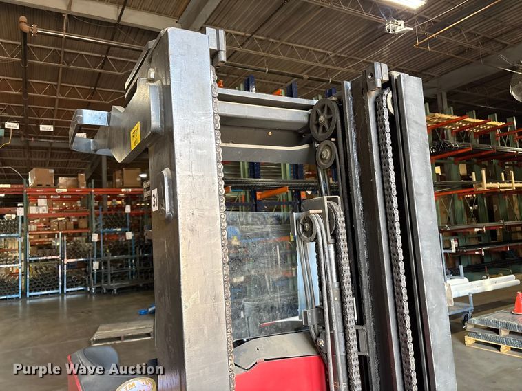 image for item ET8551 2017 Raymond 720-R35TT reach truck