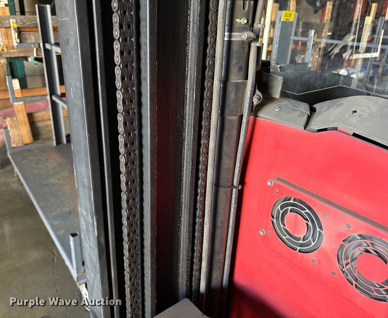 image for item ET8551 2017 Raymond 720-R35TT reach truck