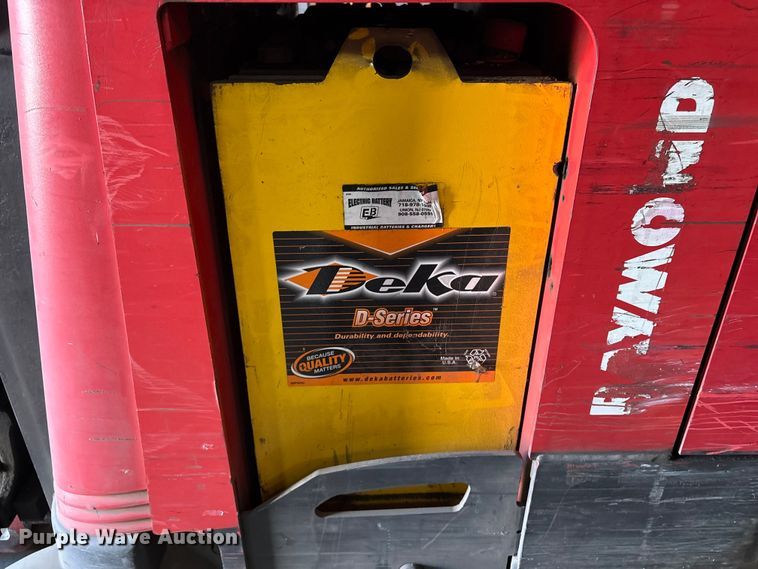 image for item ET8551 2017 Raymond 720-R35TT reach truck