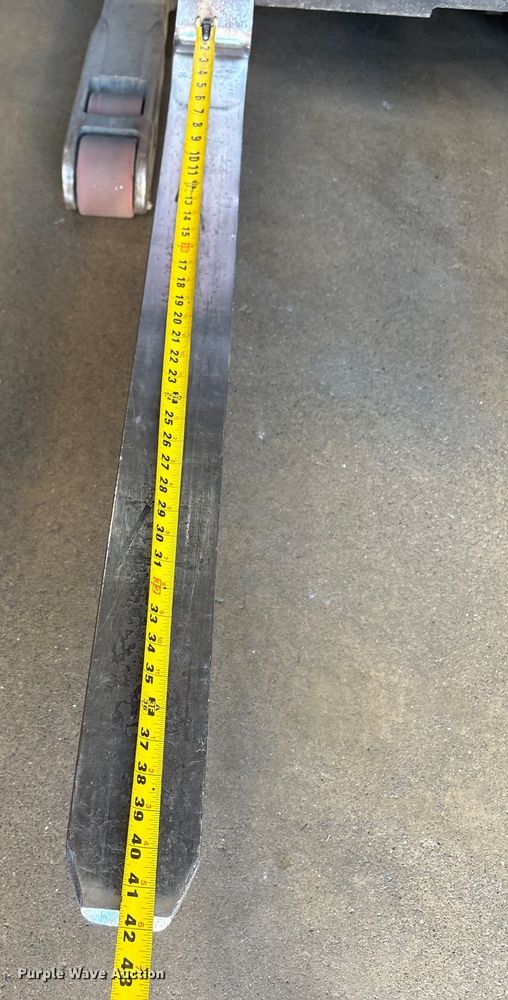 image for item ET8551 2017 Raymond 720-R35TT reach truck