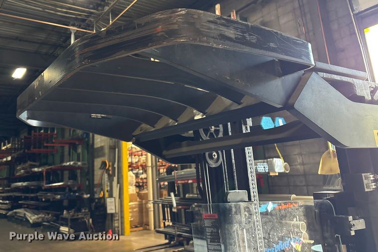 image for item ET8551 2017 Raymond 720-R35TT reach truck