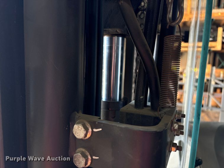 image for item ET8551 2017 Raymond 720-R35TT reach truck