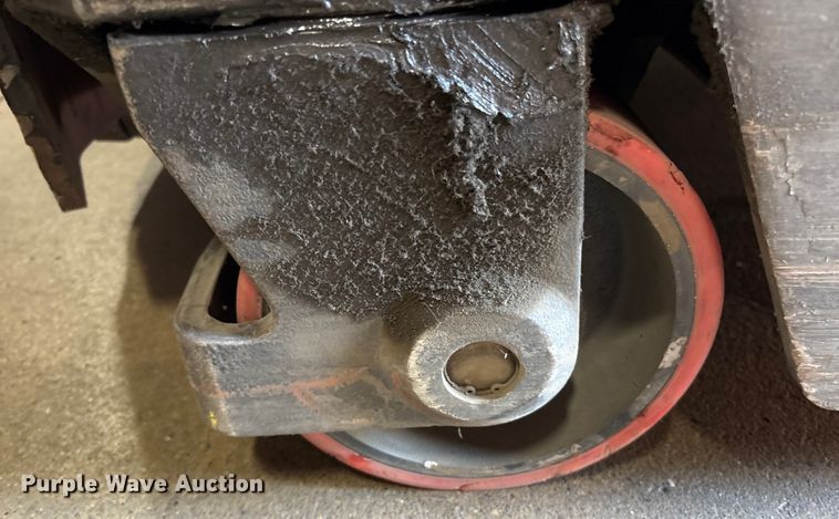 image for item ET8551 2017 Raymond 720-R35TT reach truck