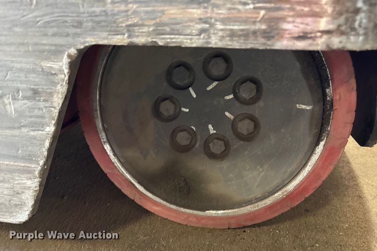 image for item ET8551 2017 Raymond 720-R35TT reach truck