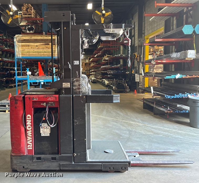 image for item ET8552 2019 Raymond 5500 order picker