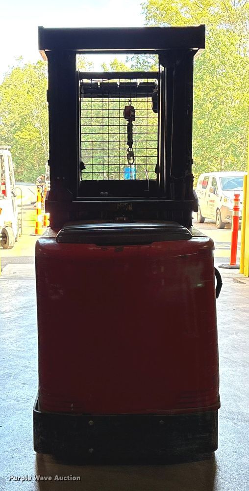 image for item ET8552 2019 Raymond 5500 order picker