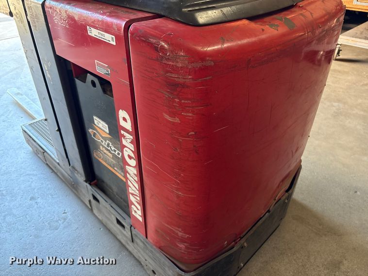 image for item ET8552 2019 Raymond 5500 order picker