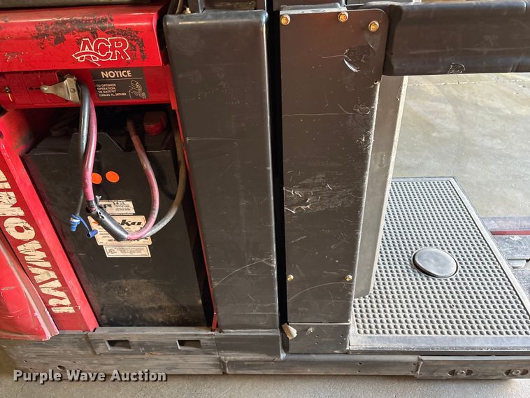 image for item ET8552 2019 Raymond 5500 order picker