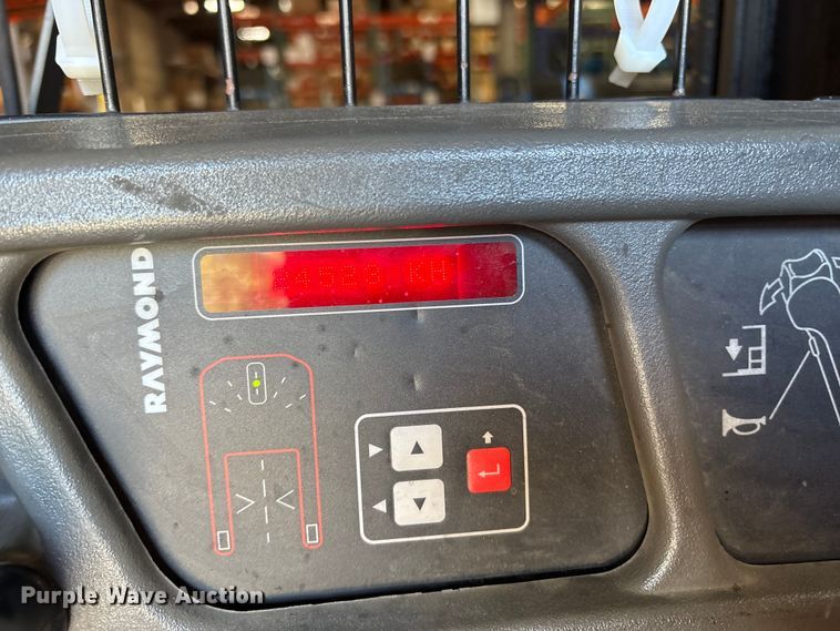 image for item ET8552 2019 Raymond 5500 order picker