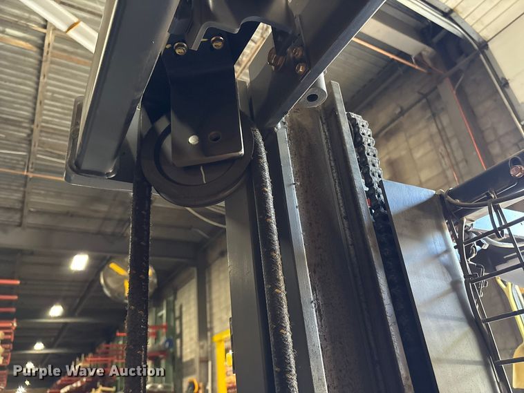 image for item ET8552 2019 Raymond 5500 order picker