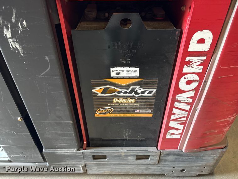 image for item ET8552 2019 Raymond 5500 order picker