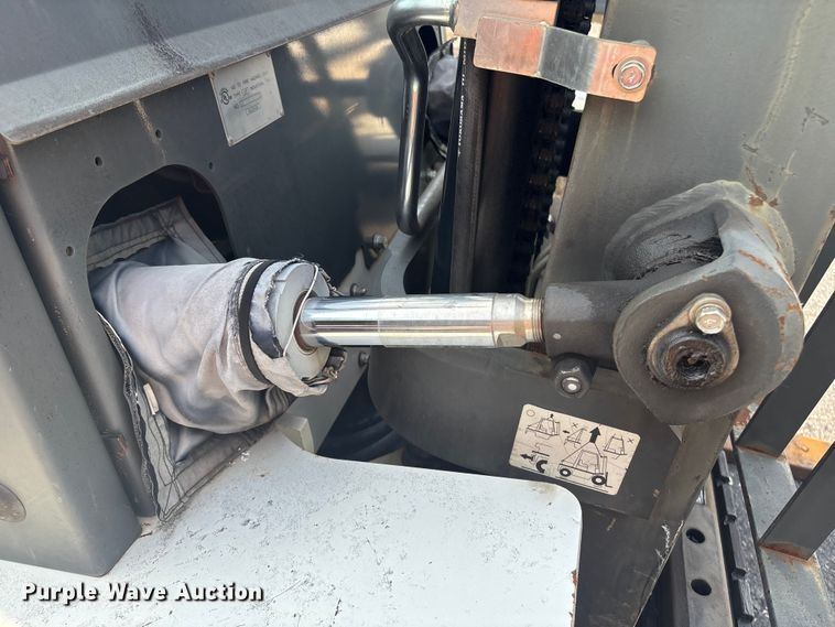 image for item ET8553 2015 Nissan PF80YLP forklift