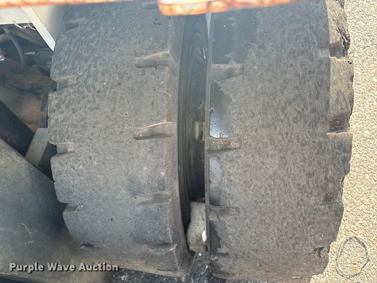 image for item ET8553 2015 Nissan PF80YLP forklift