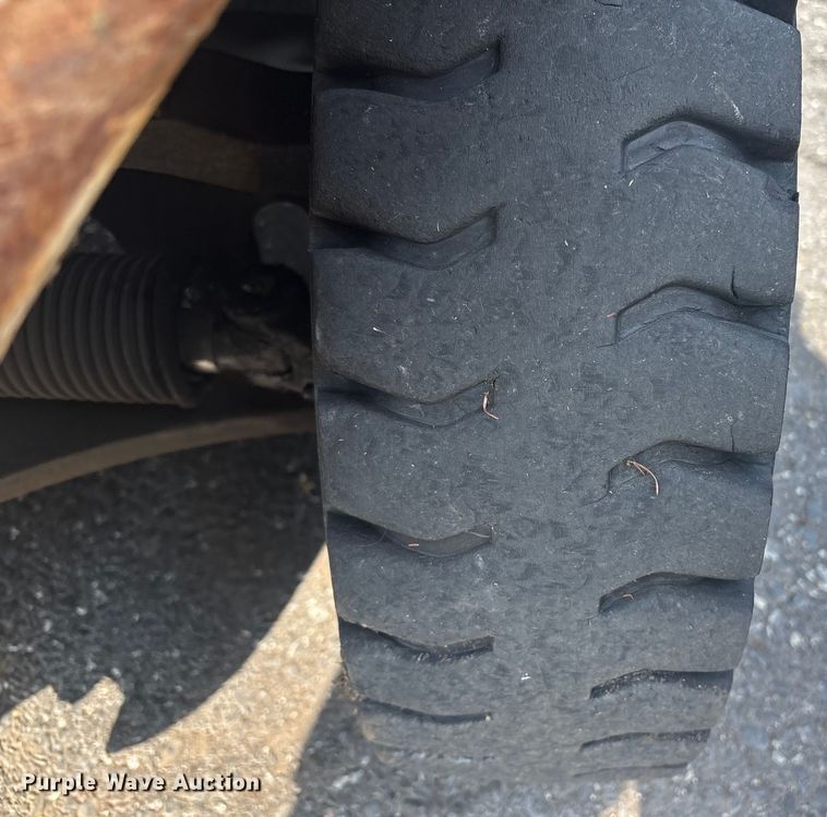 image for item ET8553 2015 Nissan PF80YLP forklift