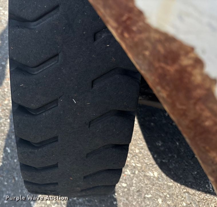 image for item ET8553 2015 Nissan PF80YLP forklift