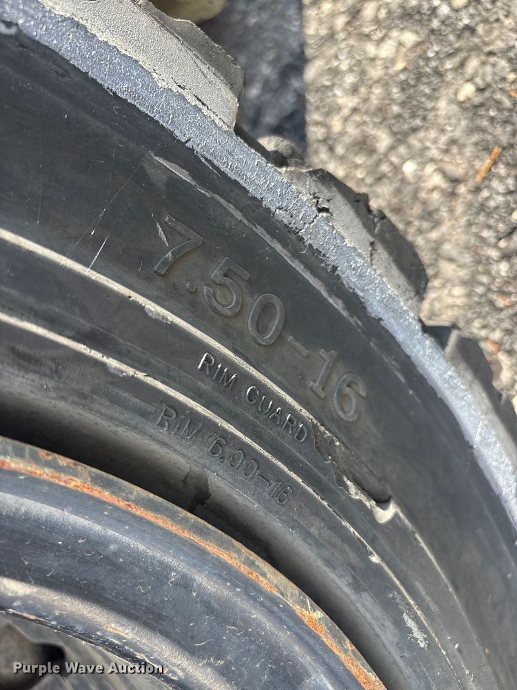 image for item ET8553 2015 Nissan PF80YLP forklift