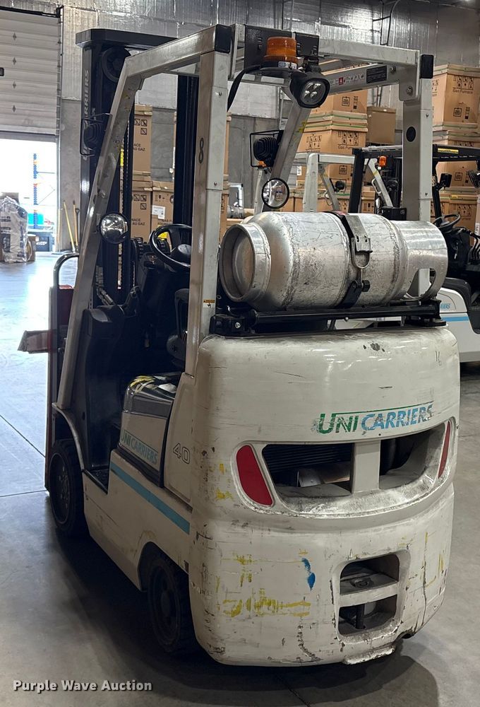image for item ET8554 2017 UniCarriers CFS40 forklift