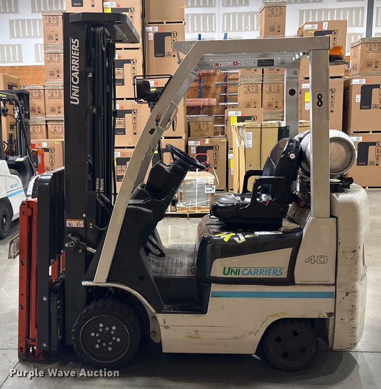 image for item ET8554 2017 UniCarriers CFS40 forklift