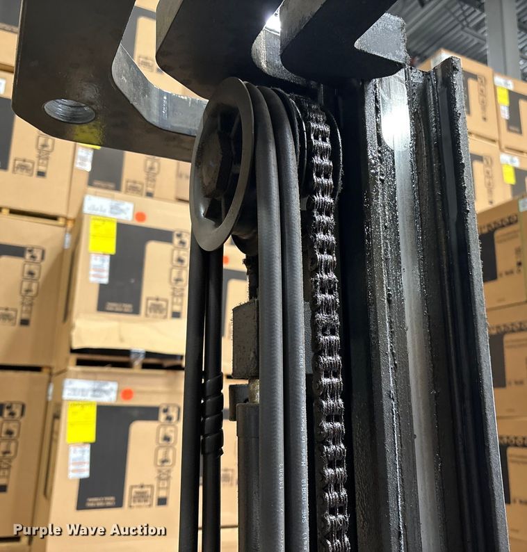 image for item ET8554 2017 UniCarriers CFS40 forklift