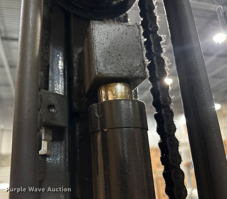 image for item ET8554 2017 UniCarriers CFS40 forklift