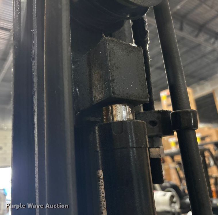 image for item ET8554 2017 UniCarriers CFS40 forklift