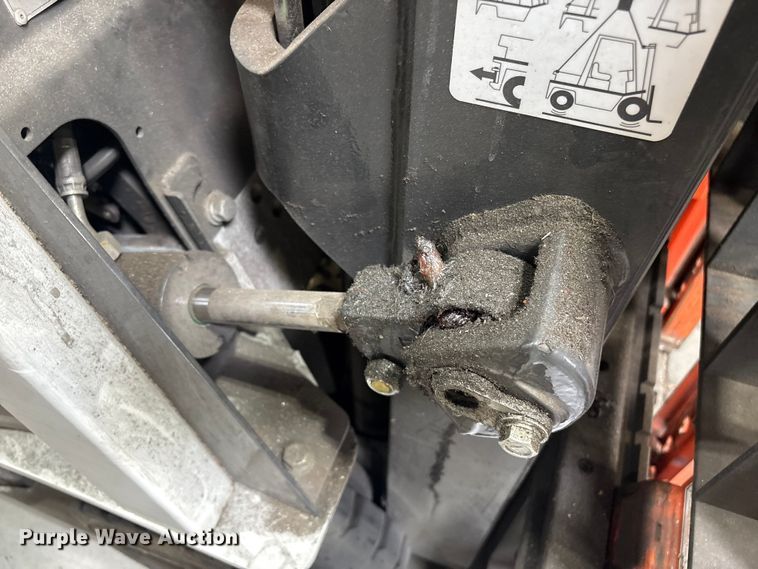 image for item ET8554 2017 UniCarriers CFS40 forklift