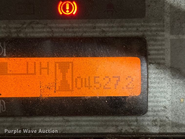 image for item ET8554 2017 UniCarriers CFS40 forklift