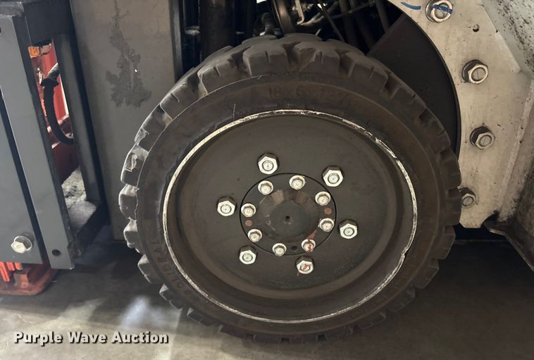 image for item ET8554 2017 UniCarriers CFS40 forklift