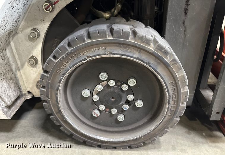 image for item ET8554 2017 UniCarriers CFS40 forklift