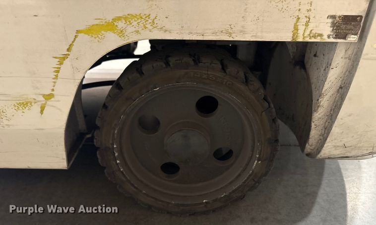 image for item ET8554 2017 UniCarriers CFS40 forklift