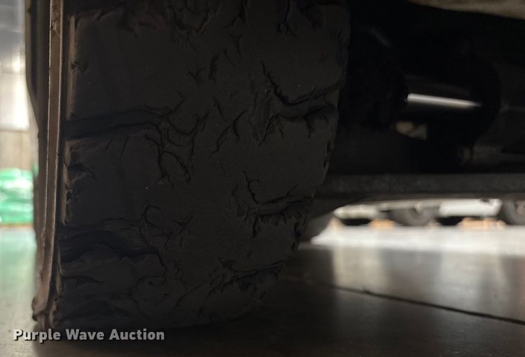 image for item ET8554 2017 UniCarriers CFS40 forklift