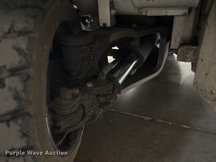 image for item ET8554 2017 UniCarriers CFS40 forklift