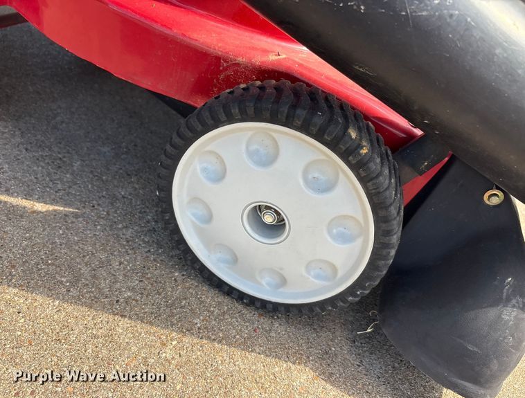 image for item EU0120 Lawn equipment