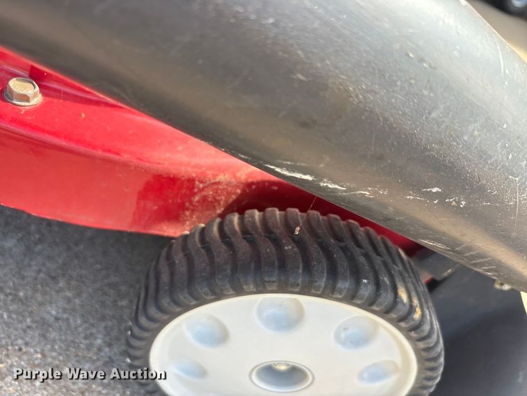 image for item EU0120 Lawn equipment