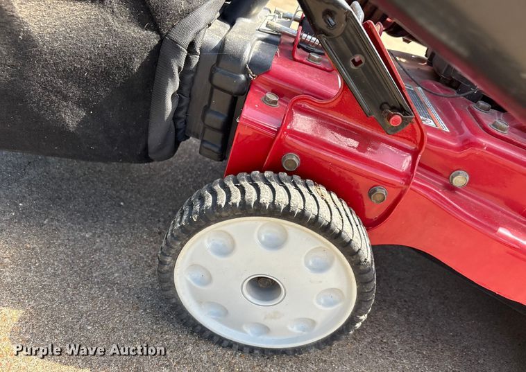 image for item EU0120 Lawn equipment