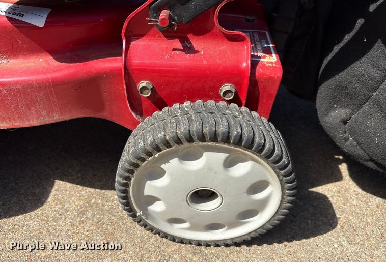 image for item EU0120 Lawn equipment