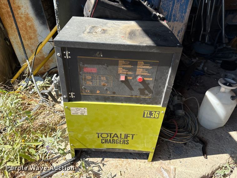 image for item EU0121 Clark 0SX15 order picker