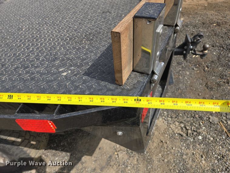 image for item EU2529 2016 Ford F250 Super Duty SuperCab flatbed pickup truck