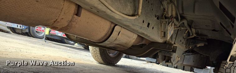 image for item EU2529 2016 Ford F250 Super Duty SuperCab flatbed pickup truck