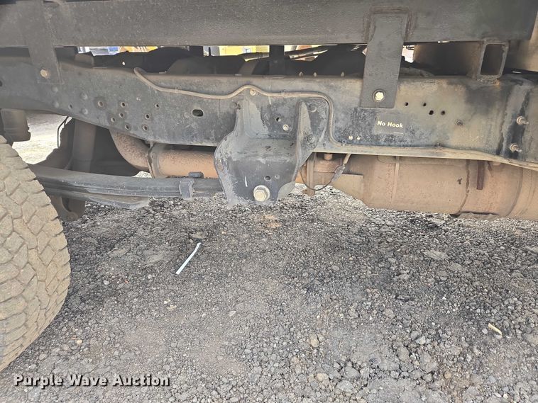 image for item EU2529 2016 Ford F250 Super Duty SuperCab flatbed pickup truck