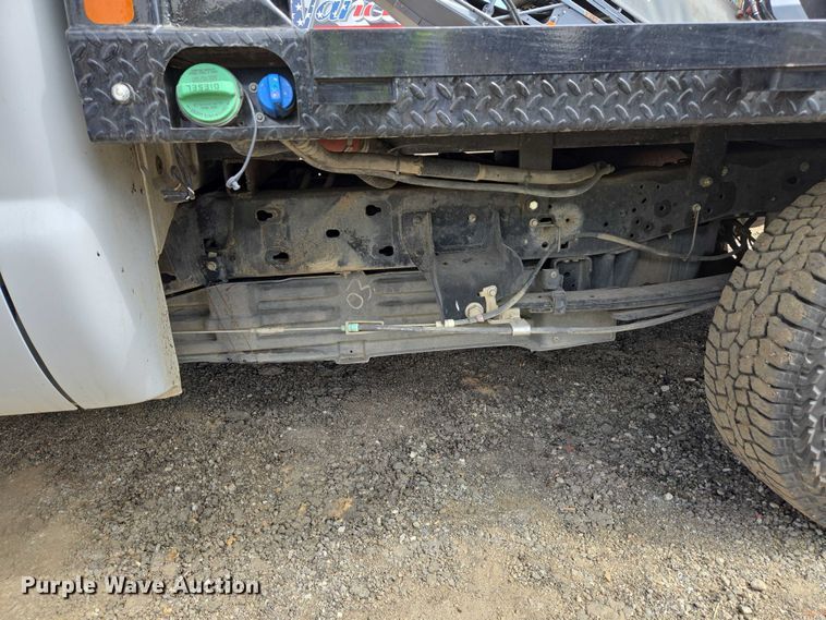 image for item EU2529 2016 Ford F250 Super Duty SuperCab flatbed pickup truck