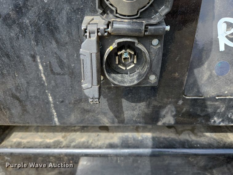 image for item EU2529 2016 Ford F250 Super Duty SuperCab flatbed pickup truck