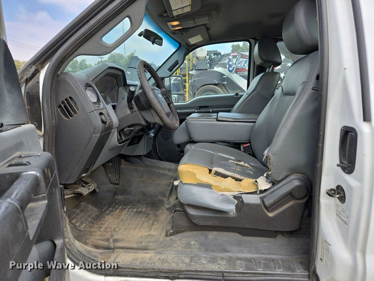 image for item EU2529 2016 Ford F250 Super Duty SuperCab flatbed pickup truck