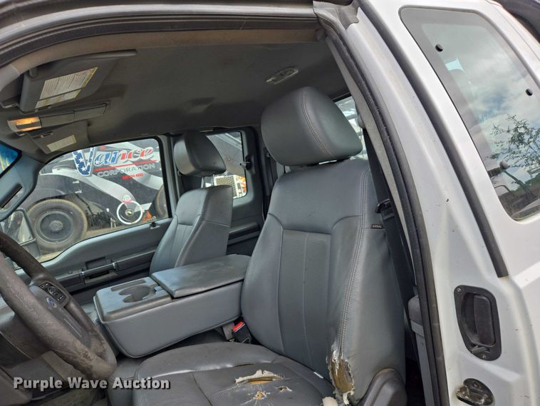 image for item EU2529 2016 Ford F250 Super Duty SuperCab flatbed pickup truck