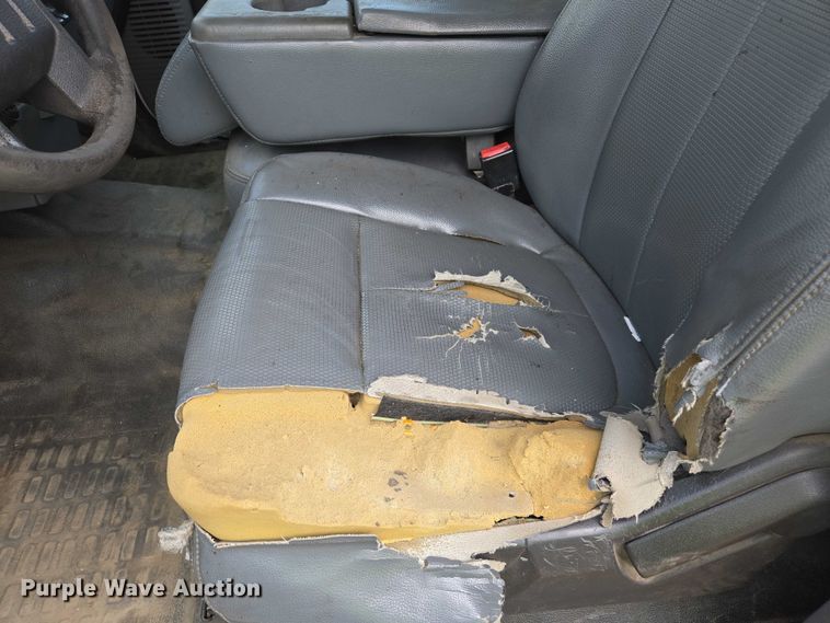 image for item EU2529 2016 Ford F250 Super Duty SuperCab flatbed pickup truck